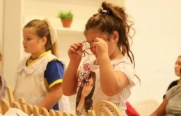 "Ver Para Aprender": la Secretaría de Salud entregó antejos a niños de primer grado de escuelas públicas