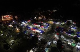La ciudad vivió la segunda noche del Festival del Lago como antesala del Carnaval