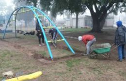 Trabajos en la Plaza de cara al Día del Niño